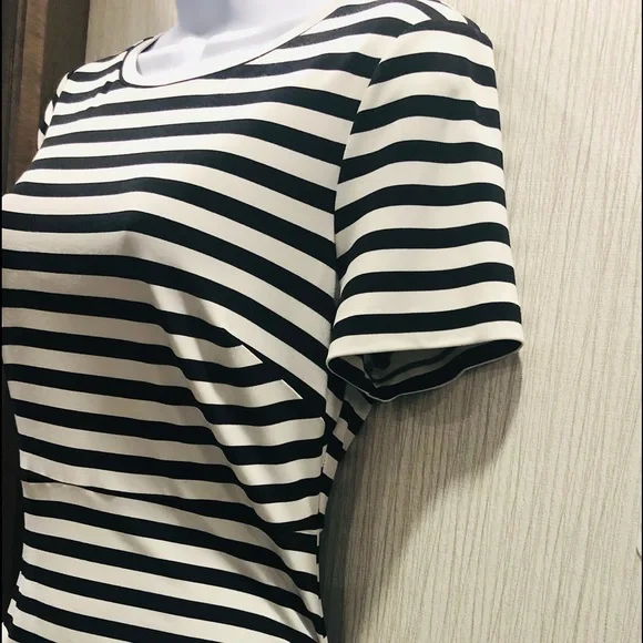 🎉HP🎉❤️🔥Vince Camuto-Midi Short Sleeve Dress Measurements in Description❤️🔥 - Picture 14 of 15